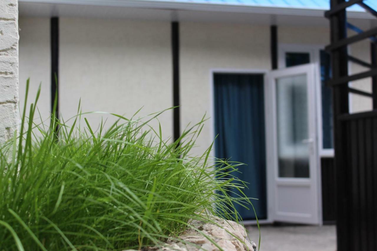 Park Hostel Osch Exterior foto