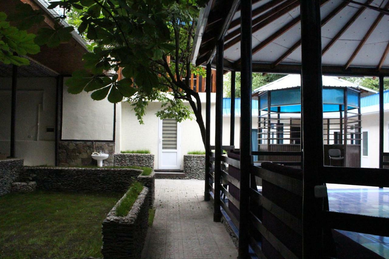 Park Hostel Osch Exterior foto