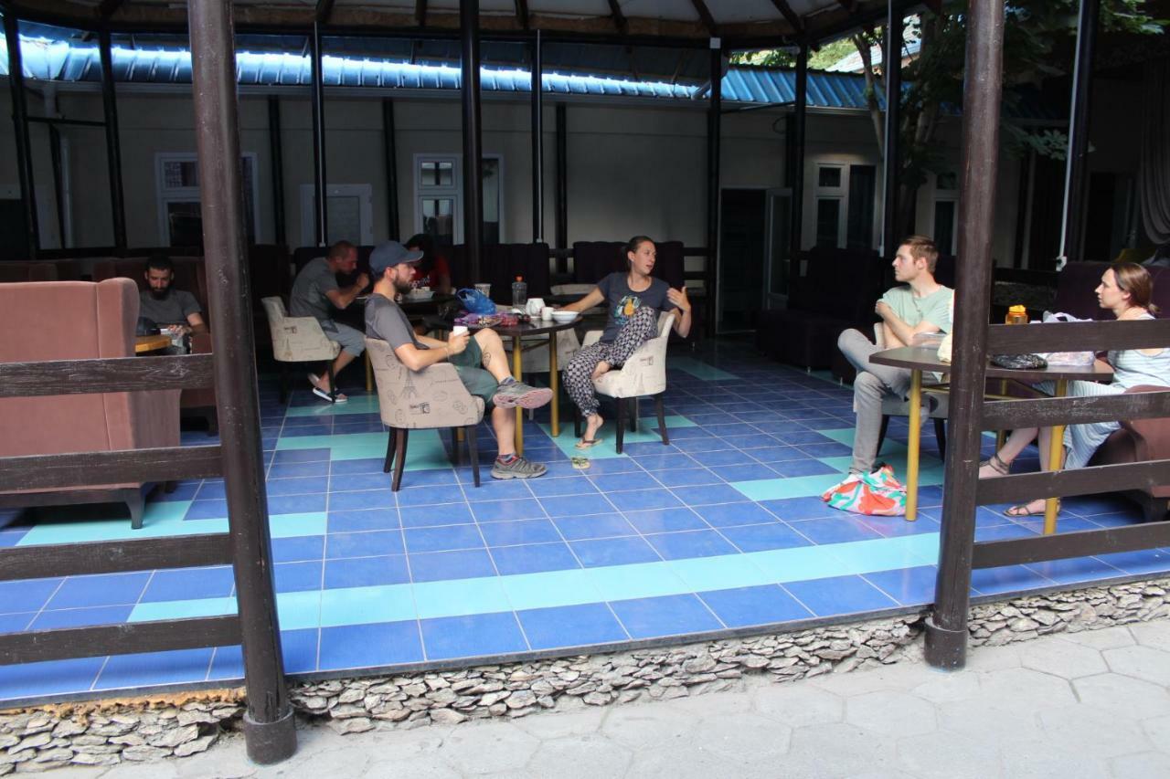 Park Hostel Osch Exterior foto